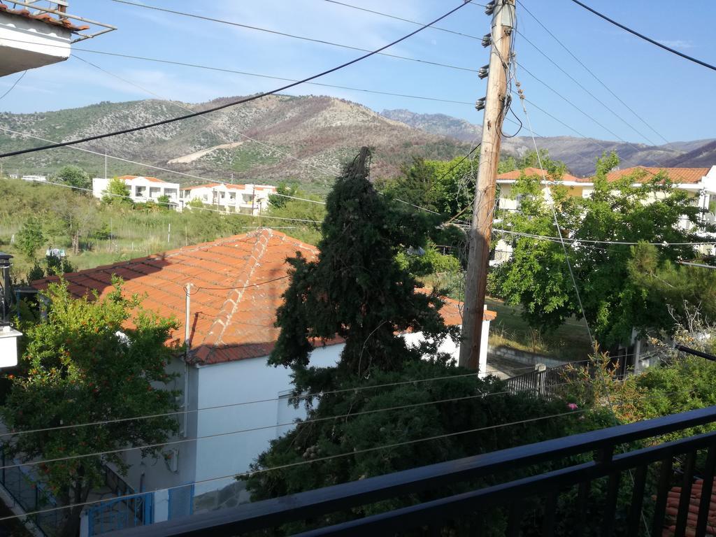 Arleta'S Sunny Guesthouse Prínos Exteriör bild